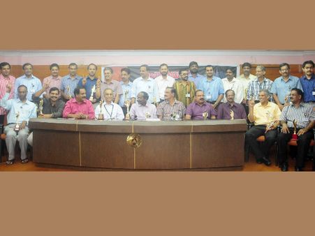 മംഗള്‍യാന്റെ ശില്‍പികള്‍ക്ക് പത്രപ്രവര്‍ത്തകരുടെ ആദരം