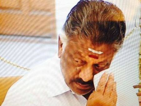 പനീര്‍ ശെല്‍വം കരഞ്ഞ് കരഞ്ഞ്....