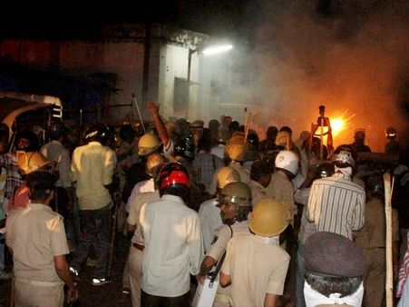 മോദിയില്ല; ഗുജറാത്ത് വീണ്ടും വര്‍ഗീയ കലാപങ്ങളിലേക്ക്!