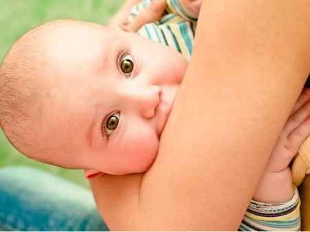 ചോരമണം മാറാത്ത പിഞ്ച് കുഞ്ഞുങ്ങളെ വില്‍ക്കുന്ന ഒരു വനിത ഡോക്ടര്‍