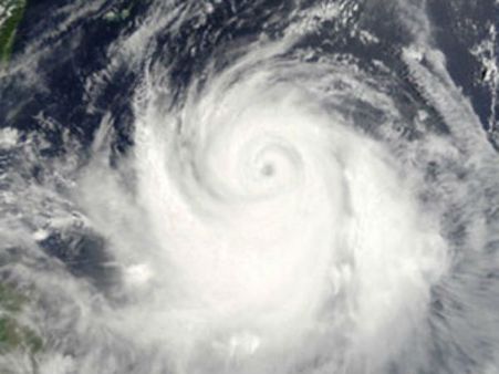 ഒമാന്‍കാരും ഇന്ത്യക്കാരും ജാഗ്രത..നീലോഫര്‍ ഇങ്ങെത്തി