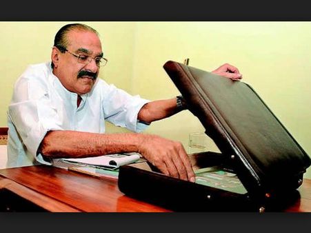 പൂട്ടിയ ബാര്‍ തുറക്കാന്‍ മാണി ചോദിച്ചത് 5 കോടി?