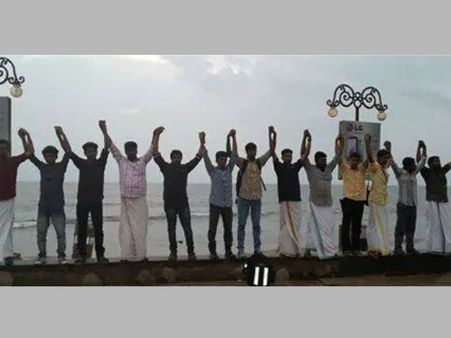 ചുംബനമില്ല; ഡിവൈഎഫ്ഐ സമരത്തിന് കവറേജുമില്ല