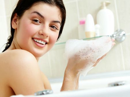 ദുബായില്‍ സ്ത്രീകളുടെ ബാത്ത്റൂമിനുള്ളില്‍ ഒളിക്യാമറ