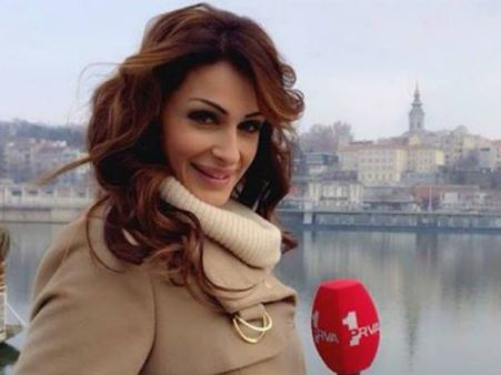 സൗന്ദര്യം കൂടിപ്പോയതിന്റെ പേരില്‍ പണിപോയ പത്രക്കാരിയെ കാണണോ