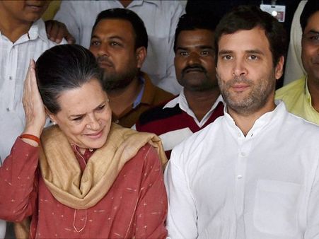 മമതയെയും കാരാട്ടിനെയും വിളിച്ചു, സോണിയ മോദിയെ വിളിച്ചില്ല!