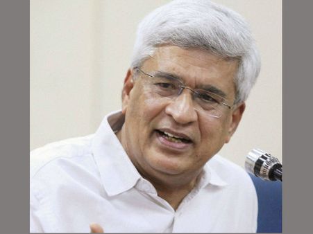 പട്ടേലിനും രാജേന്ദ്ര പ്രസാദിനും വര്‍ഗീയ നിലപാടെന്ന് കാരാട്ട്