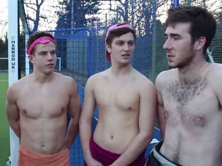 പൂര്‍ണ നഗ്നരായുള്ള ഹോക്കി മത്സരം യു ട്യൂബില്‍ വൈറലാകുന്നു