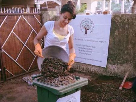 തൃഷ വൃത്തിയാക്കിയത് മൃഗശാല, കാണൂ