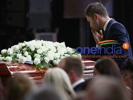 മലയാളം ചാനലുകള്‍ കണ്ട് പഠിക്കണം!