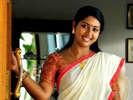 അവയവ ദാനം തനിക്കു പേടിയില്ലെന്ന് നവ്യാനായര്‍