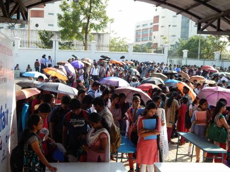 ഇന്‍ഫോപാര്‍ക്ക് ജോബ് ഫെയറില്‍ ഉദ്യോഗാര്‍ത്ഥികളുടെ ഒഴുക്ക്; ആദ്യദിനം ഏഴായിരത്തിലധികം