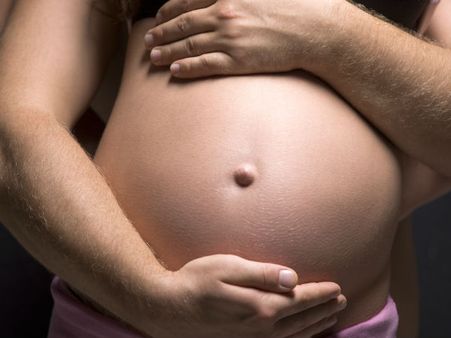 നിയമസഭയ്ക്ക് കാവല്‍ നില്‍ക്കാന്‍ 7മാസം ഗര്‍ഭിണി?