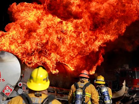 മനുഷ്യന്റെ ജീവനെടുത്ത് വീണ്ടും ഗ്യാസ് ടാങ്കര്‍ ദുരന്തം