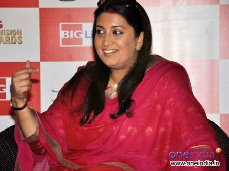 ക്രിസ്മസിനും സ്‌കൂളെന്ന് ടൈംസ് ഓഫ് ഇന്ത്യ, ഇല്ലെന്ന് സ്മൃതി ഇറാനി