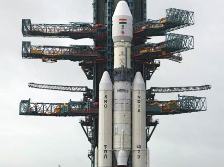 ജിഎസ്എല്‍വി മാര്‍ക്ക് ത്രീ വിക്ഷേപിച്ചു, ലക്ഷ്യം മനുഷ്യനെ എത്തിയ്ക്കാന്‍