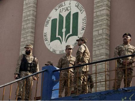 'പുറത്ത് പോകേണ്ടവര്‍ കൈ ഉയര്‍ത്തൂ', നിറയൊഴിയ്ക്കും മുന്‍പ് ഭീകരര്‍ ചെയ്തത്