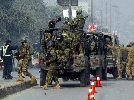 പെഷവാര്‍ സ്‌കൂള്‍ കൂട്ടക്കൊല ആസൂത്രണം ചെയ്ത തീവ്രവാദിയെ പാകിസ്താന്‍ കൊന്നു