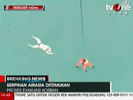 ഏയര്‍ഏഷ്യ വിമാനത്തിലെ എല്ലാവരും മരിച്ചു; ബ്ലാക് ബോക്‌സിനായി തിരച്ചില്‍