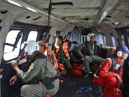 തകര്‍ന്ന് വീണ എയര്‍ ഏഷ്യ വിമാനത്തിന്‍റെ വാല്‍ഭാഗം കണ്ടെത്തി