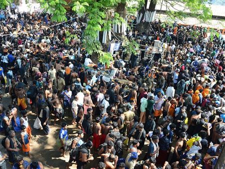 മകരജ്യോതി കാത്ത് ഭക്തജനലക്ഷങ്ങള്‍