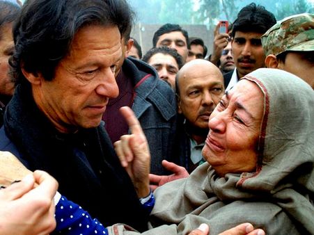 പെഷവാര്‍ സ്‌കൂള്‍: ഇമ്രാന്‍ ഖാനെ രക്ഷിതാക്കള്‍ പുറത്താക്കി