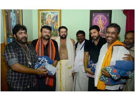 പുണ്യദര്‍ശനത്തിനായി ജയറാമും ജയംരവിയും അയ്യപ്പ സന്നിധിയില്‍