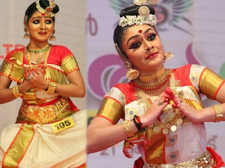 അങ്കത്തട്ടില്‍ കയ്യും മെയ്യും മറന്നുള്ള പോരാട്ടം,കലോത്സവക്കാഴ്ച