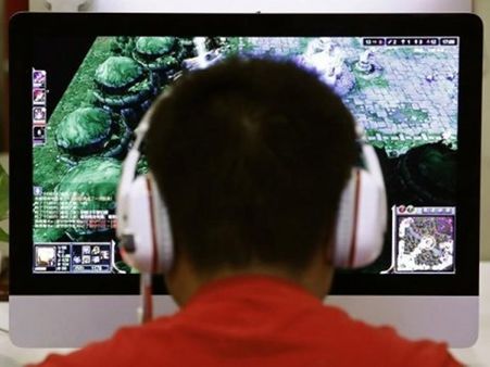 തുടര്‍ച്ചയായി വീഡിയോ ഗെയിം കളിച്ച യുവാവ് മരിച്ചു