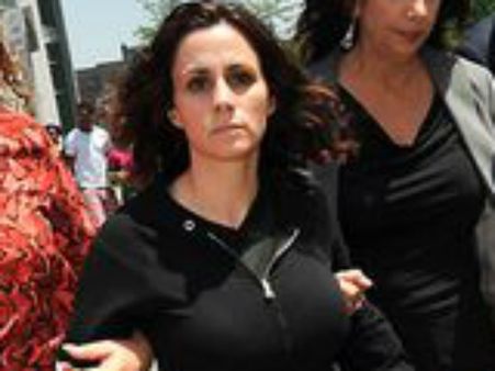 വിദ്യാര്‍ഥികളുമായി സെക്സിലേര്‍പ്പെട്ട ജിം അധ്യാപിക അറസ്റ്റില്‍