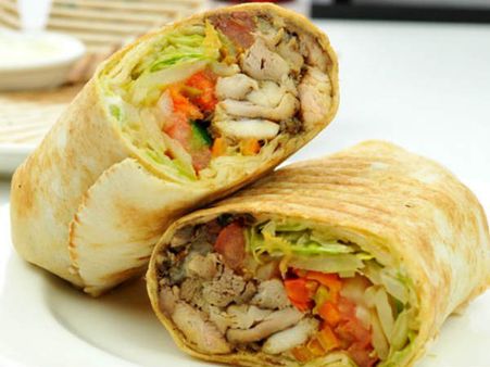 ഷാര്‍ജ: ഷവര്‍മയ്ക്കുള്ളില്‍ ആണി, ഹോട്ടലിന് 80,000 പിഴ