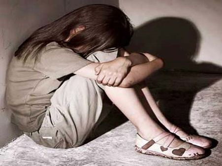 പതിനഞ്ച് വയസുകാരി പത്താം നിലയില്‍ നിന്നു ചാടി മരിച്ചു