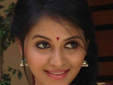 മദ്യപിച്ച് തെറിവിളിച്ചെന്ന വാര്‍ത്ത തെറ്റെന്ന് നടി അഞ്ജലി