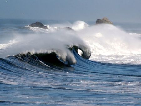 കേരളത്തില്‍ സ്വെല്‍ വേവ് ഭീമന്‍ തിരമാലകള്‍ ആഞ്ഞടിക്കാന്‍ സാധ്യത