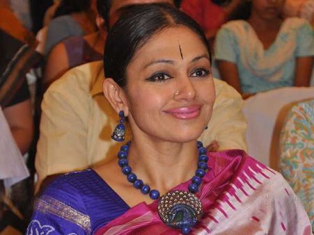 ലാലിനു പിന്നാലെ പണം തിരിച്ചു നല്‍കാനൊരുങ്ങി ശോഭനയും