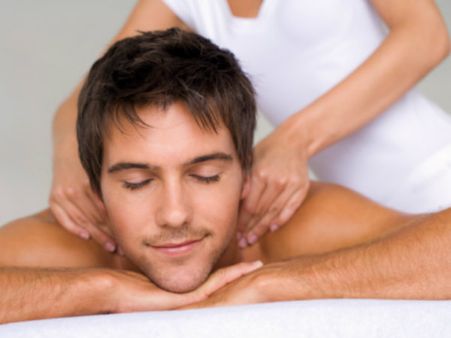 കുവൈത്ത്: ജീവനക്കാരിയെ കൊണ്ട് മസാജ് ചെയ്യിപ്പിച്ച മാനേജര്‍ക്ക് 10 വര്‍ഷം തടവ്