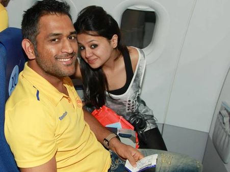 ക്യാപ്റ്റന്‍ ധോണിക്ക് പെണ്‍കുഞ്ഞ് പിറന്നു