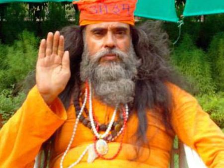 ഗാന്ധിജിയെ ഞങ്ങള്‍ കൊന്നു, കെജ്രിവാളിനേയും കൊല്ലും: ഹിന്ദുമഹാസഭ നേതാവിന്റെ വാക്കുകള്‍