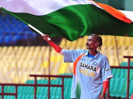 ക്രിക്കറ്റാണോ ജിഹാദാണോ വലുത്, നിങ്ങള്‍ പറയൂ