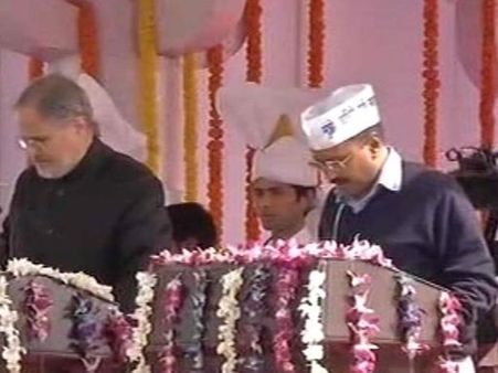 സത്യപ്രതിജ്ഞ കഴിഞ്ഞു; അബ് കി ബാര്‍ ആപ്പ് സര്‍ക്കാര്‍!