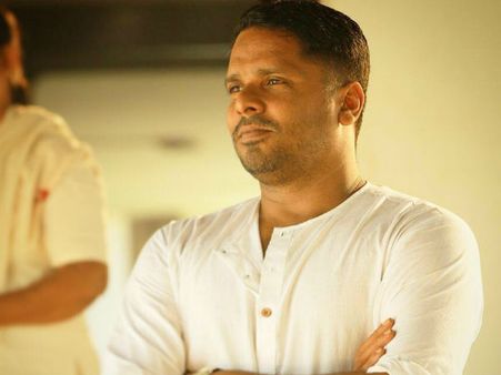 ആഷിഖ് അബുവിന്റെ കോഫി ഷോപ്പില്‍ റെയ്ഡ്