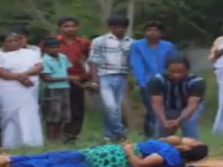 ഭര്‍ത്താവില്‍ ഈ ഭാര്യയ്ക്കുള്ള വിശ്വാസം അത്ഭുതപ്പെടുത്തുന്നു, നെഞ്ചിടിപ്പേറ്റുന്ന വീഡിയോ കാണൂ