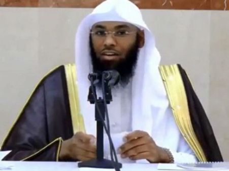 ഭൂമി സൂര്യനെ ചുറ്റുന്നില്ല... സൗദി മതപണ്ഡിതന്റെ കണ്ടുപിടിത്തം!