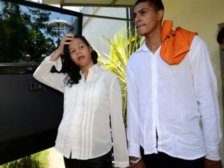 അമ്മയെ കൊന്ന കേസില്‍ ജയിലിലായ മകള്‍ക്ക് കാമുകനെ കാണാത്തതില്‍ ദുഖം