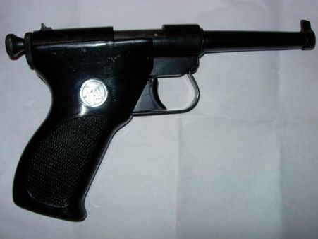 22 കാരിയെ ഓണ്‍ലൈന്‍ സുഹൃത്തിന്‍റെ ജോലിക്കാരി വെടിവച്ച് കൊന്നു