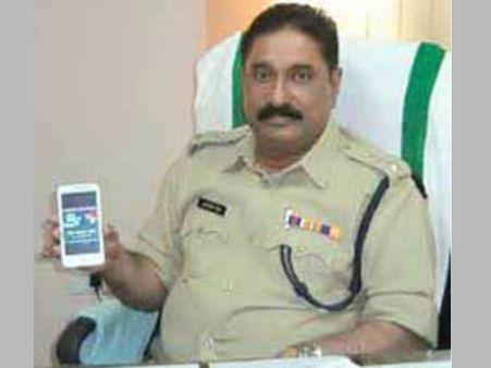 നിസാമുമായി രഹസ്യചര്‍ച്ച; മുന്‍ പോലീസ് കമ്മീഷണര്‍ക്ക് സസ്‌പെന്‍ഷന്‍