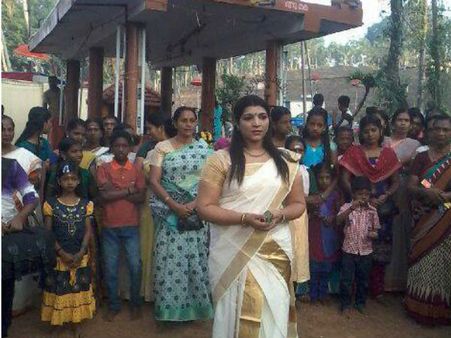 സരിത എസ് നായരും പൊങ്കാലയിട്ടു, കാണൂ