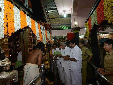 ആറ്റുകാലമ്മയ്ക്ക് പൊങ്കാലയിട്ട സെലിബ്രിറ്റികള്‍