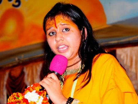 രാജ്യത്ത് നിന്നും 'മുസ്ലിങ്ങളെ' ചെരിപ്പ് കൊണ്ട് തല്ലിയോടിക്കാനും അവര്‍ പറയുന്നു?