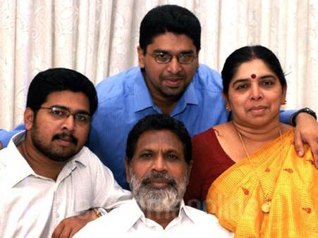 സിനിമയെ ഇഷ്ടപ്പെട്ട കാര്‍ത്തികേയന്റെ ജീവിതവും ഒരു സിനിമാക്കഥപോലെ 